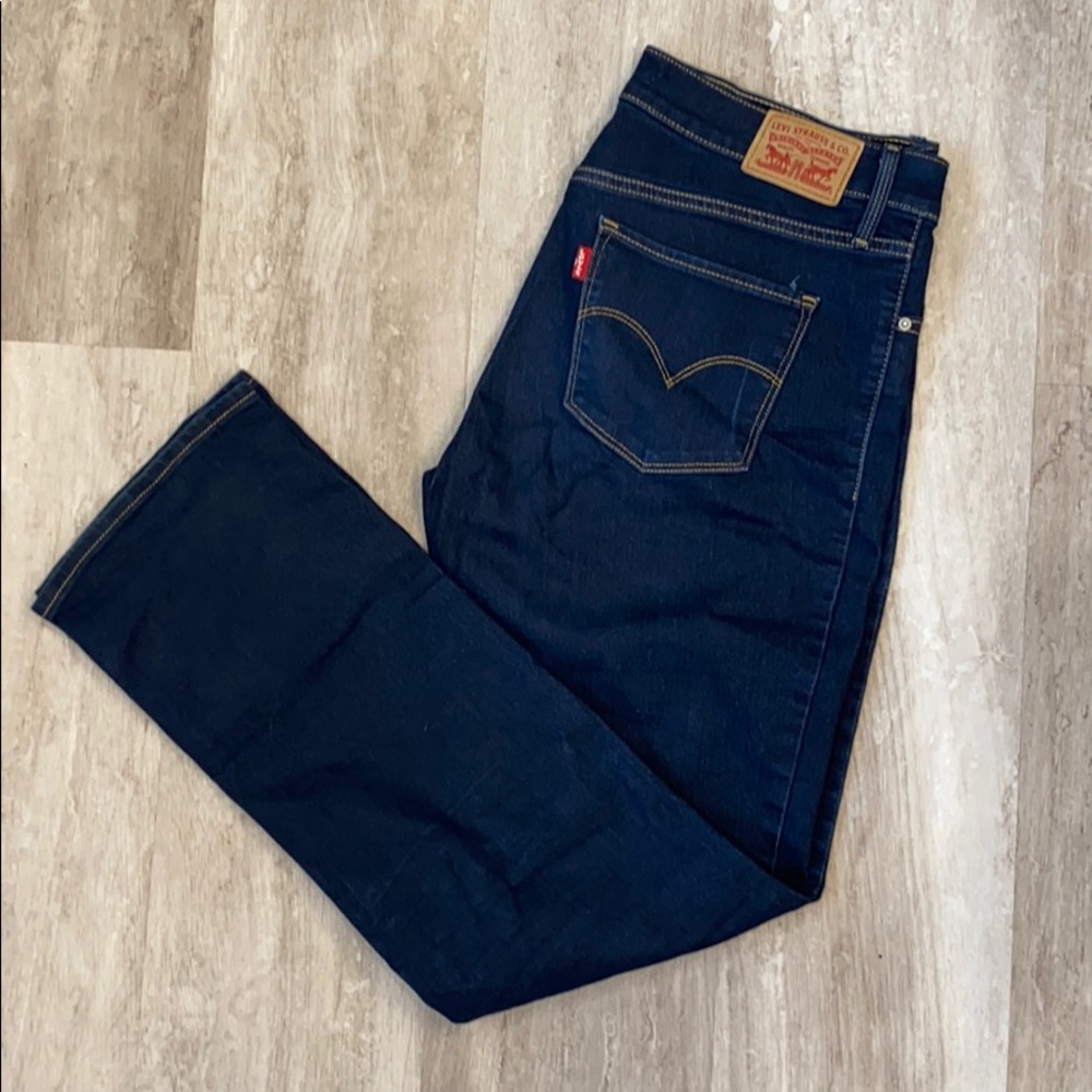 Levi’s 314 Shaping Straight Jeans